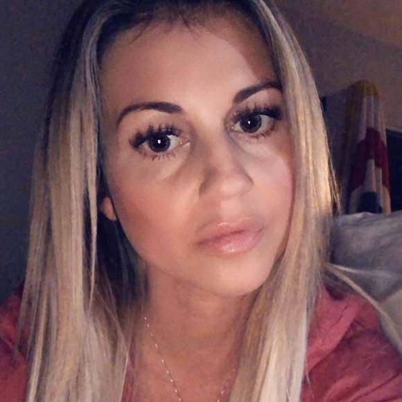 Meet your Posher, Brandy - Picture 1 of 1